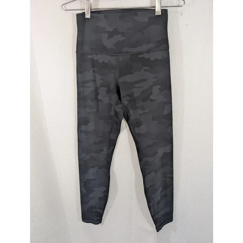 LULULEMON! FAB BLACK AND GRAY CAMO PATTERNED ULTRA STRETCH LEGGINGS! SIZE S